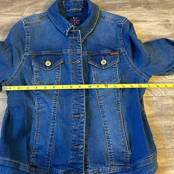 Denim jacket - Picture 3 of 6